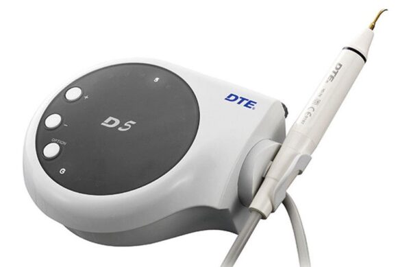 El Scaler Ultrasonico Piezo D5 DTE Woodpecker para clínicas veterinarias